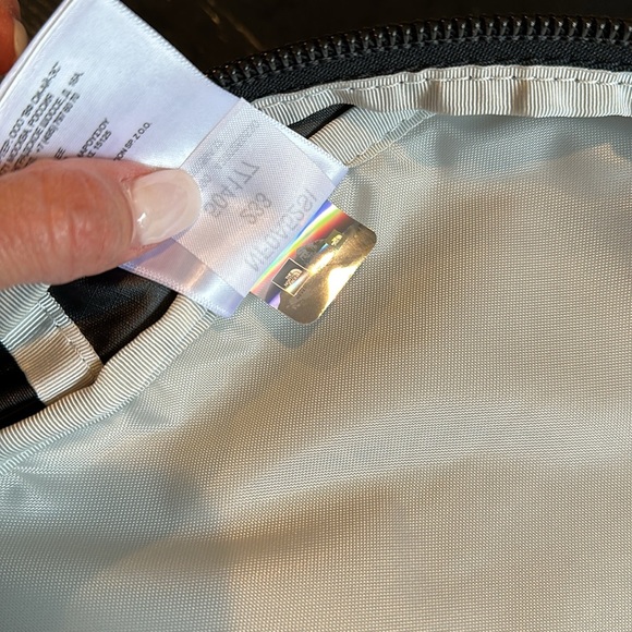 NWT The North Face Women’s Borealis Backpack, Black on Black - Picture 4 of 6